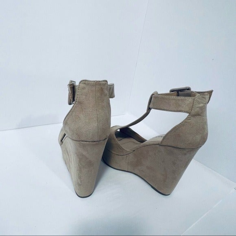 Wild‎ Diva Lounge Women's Nude Suede Wedge Sandals with Ankle Strap Size 6 - Picture 10 of 12